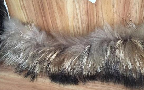 激光切割毛領(lǐng)，這個(gè)冬天要風(fēng)度也要溫度