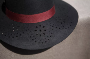 激光鏤空毛氈帽，這個(gè)冬天保你“帽”美如花