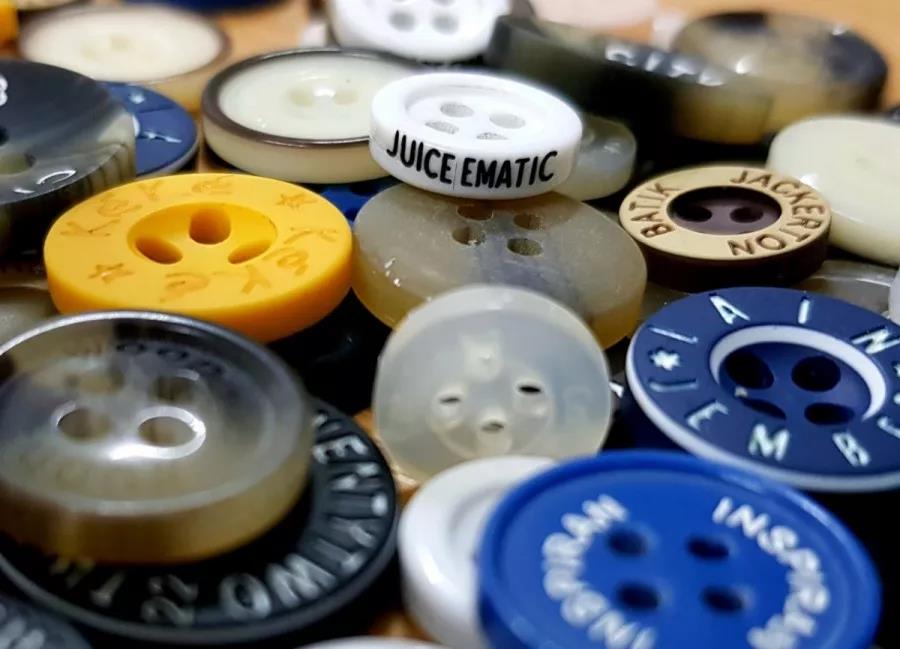 激光雕刻紐扣，給服裝錦上添花