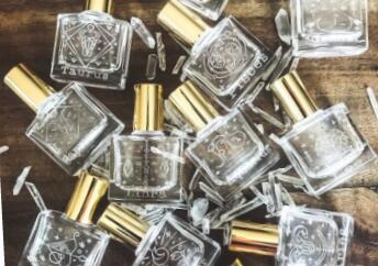 香水瓶激光雕刻機(jī)，屬于你獨(dú)特的味道