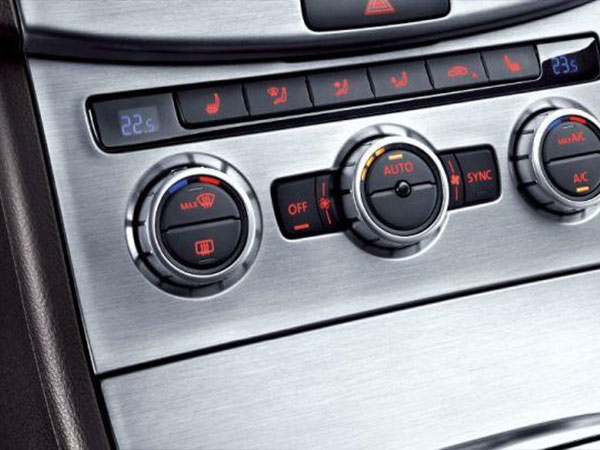 汽車裝飾件激光拉絲設備—激光打標機 &nbsp;塑料拉絲