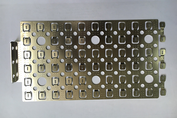 極片極耳切割機，電池生產(chǎn)新助力