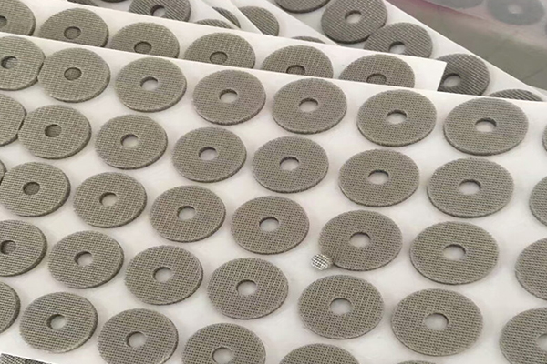 導(dǎo)電纖維布切割設(shè)備—導(dǎo)電布激光切割機(jī)