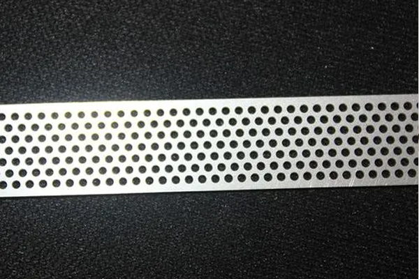 金屬精密打孔設(shè)備——激光打孔機(jī) 金屬精密打孔設(shè)備——激光打孔機(jī)