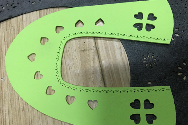 鞋面鞋材下料裁剪設(shè)備—鞋面激光切割機(jī) 鞋面鞋材下料裁剪設(shè)備—鞋面激光切割機(jī)