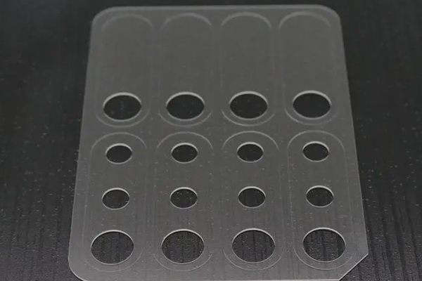 全自動(dòng)石英玻璃切割打孔設(shè)備——玻璃激光切割機(jī) 全自動(dòng)石英玻璃切割打孔設(shè)備——玻璃激光切割機(jī)