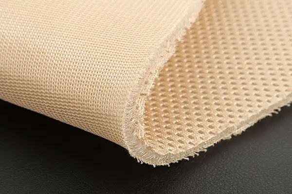 三明治網(wǎng)布激光裁剪設(shè)備—3D網(wǎng)布激光切割機